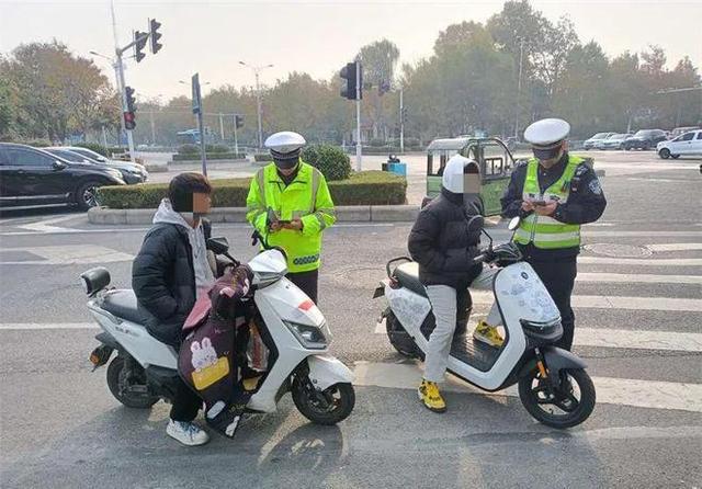 车上路有“5不能”新要求别被罚了才知道凯发·k8国际2025年2月起执行电动(图3)