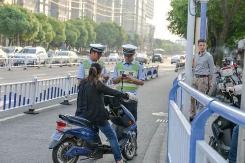 车上路有“5不能”新要求别被罚了才知道凯发·k8国际2025年2月起执行电动(图7)