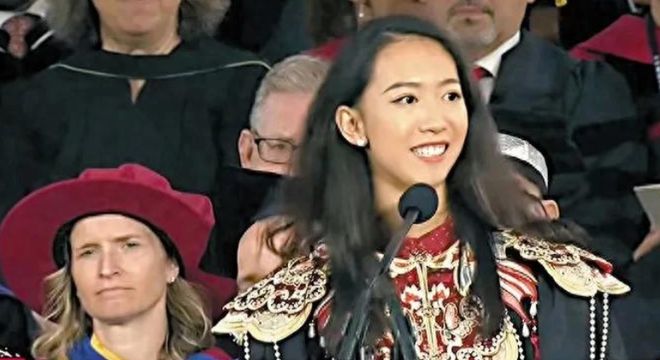 “4人全家福”网友：看着关系融洽凯发K8蒋雨融刚说父亲渣就被扒出(图3)